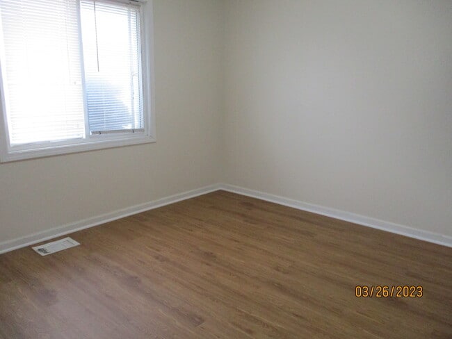 Building Photo - 4215 W 87th St