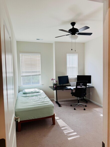 Building Photo - 529 Madison Falls Ct