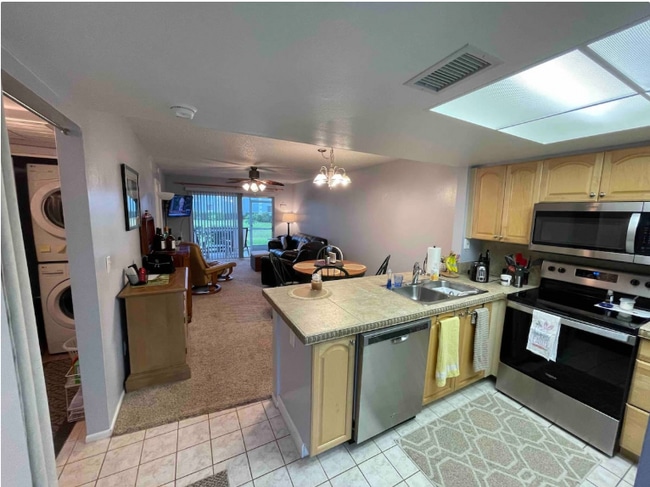 Building Photo - 8200 Summerlin Village Cir