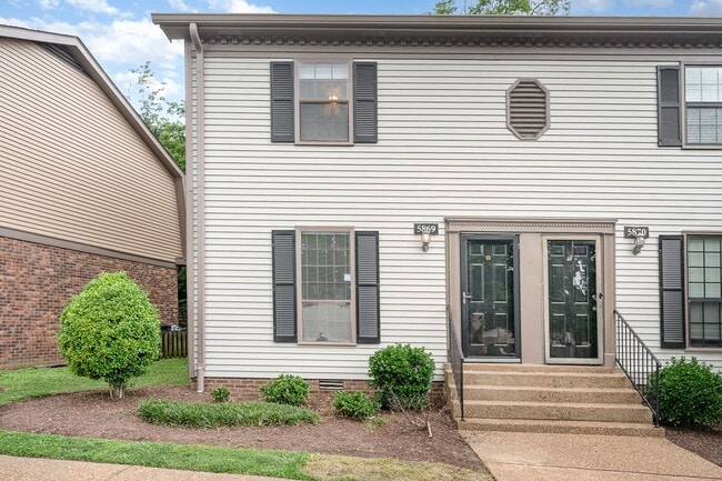 Primary Photo - Desirable Brentwood Trace 2 Bedroom Townho...