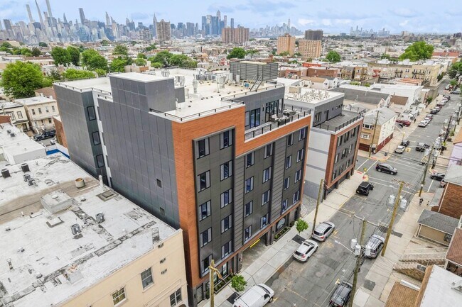 Building Photo - 6810 Polk St