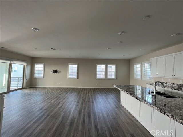 Building Photo - 110 Sculpture