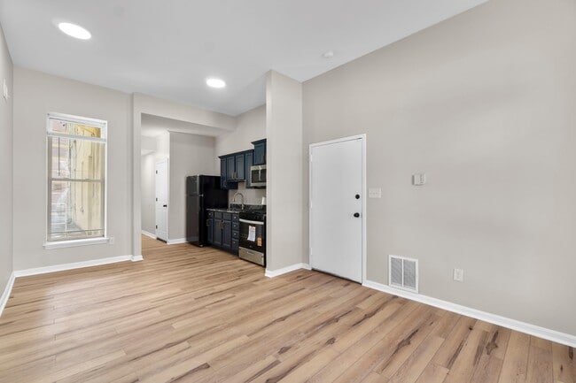 Building Photo - 2027 E Baltimore St