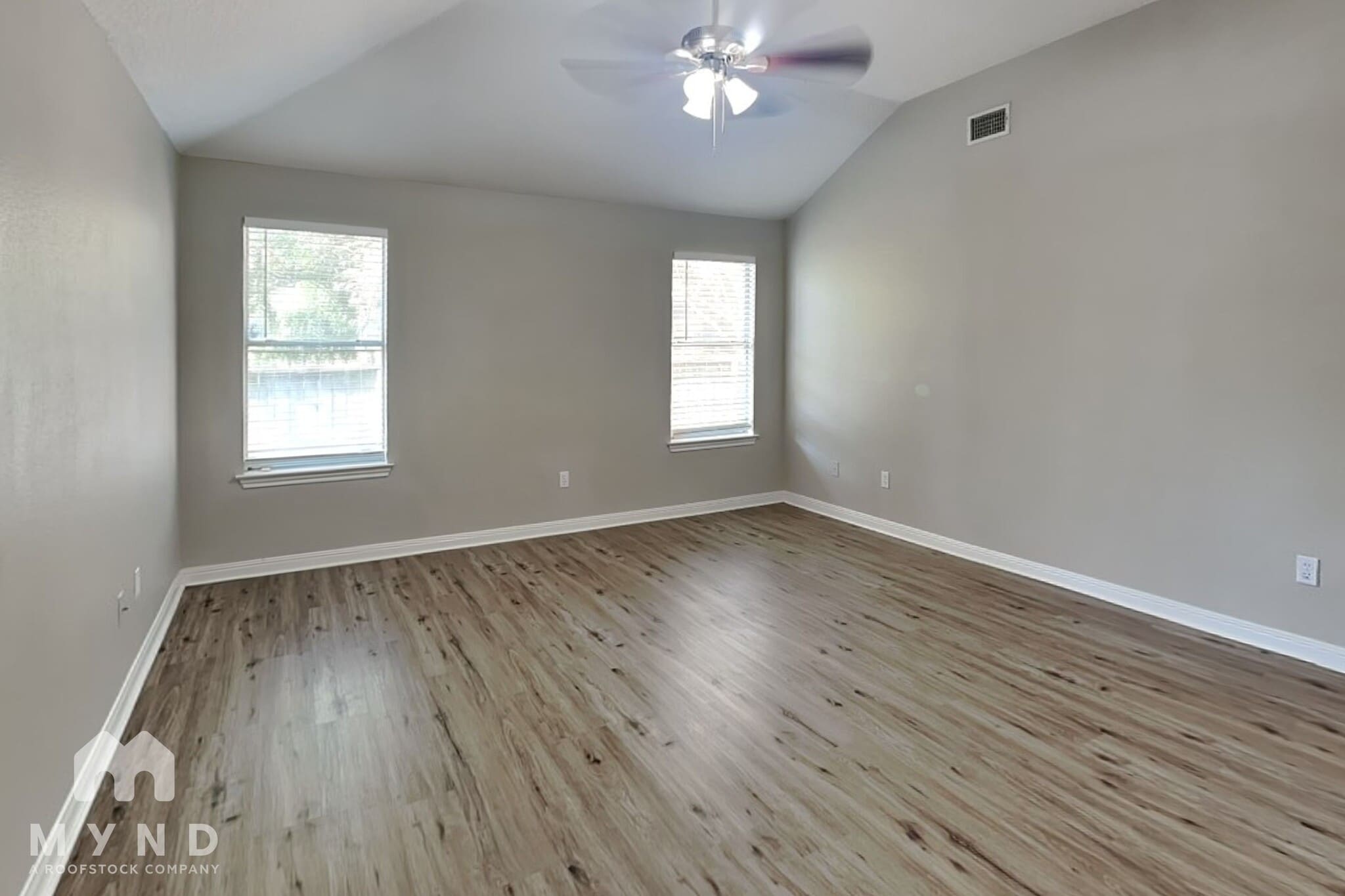 Building Photo - 598 Orangewood Dr