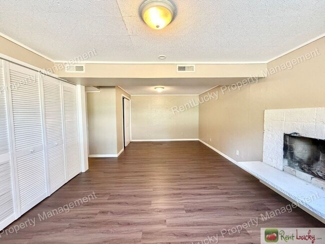 Building Photo - 2525 S 302nd Pl
