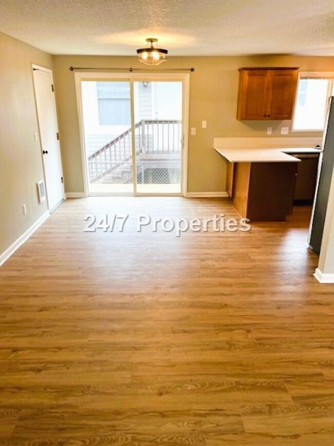 Building Photo - Fully Remodeled - 3BD I 2BA NE PDX HOME