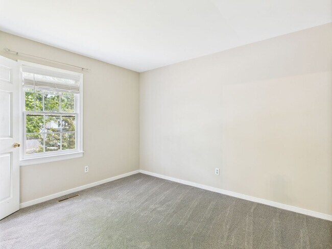 Building Photo - 1917 Millsap Ln