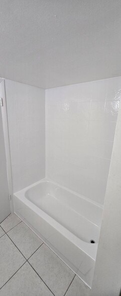 Building Photo - 17650 NW 68th Ave