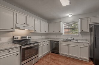 Building Photo - 600 Palm St