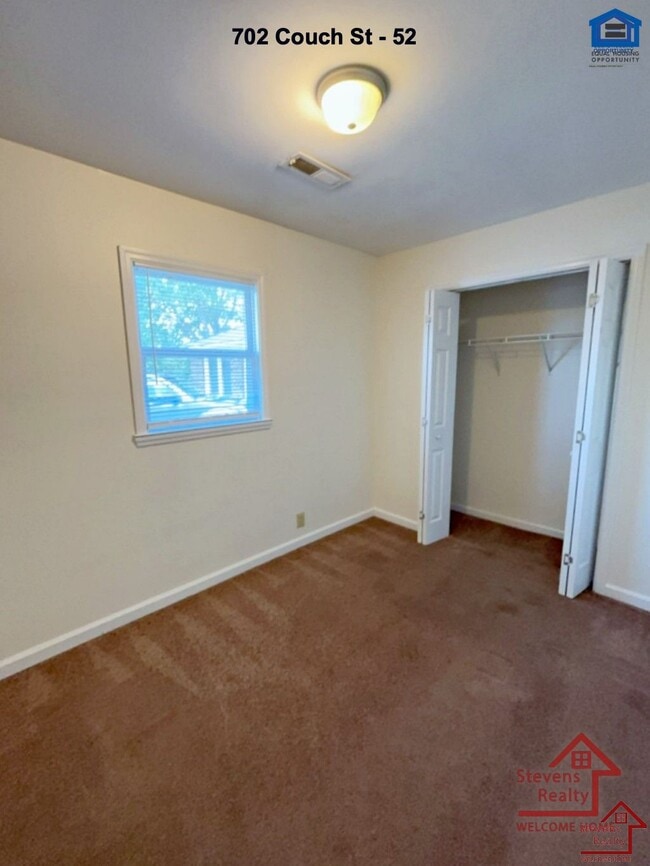 Building Photo - 702 Couch St