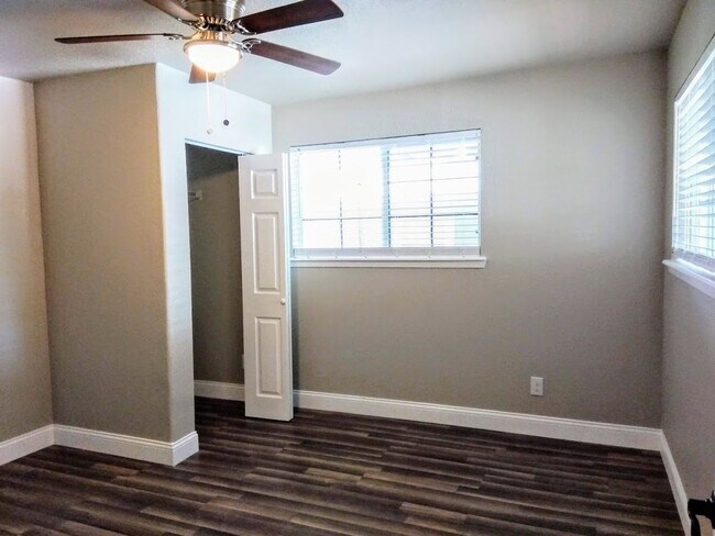 Building Photo - *COMING SOON* Charming 3BR/2BA Home with Covered Porch & Stainless Steel Appliances!