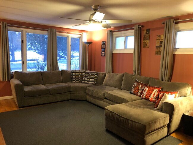 Living Room - 207 Carlton Dr