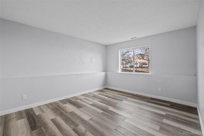 Building Photo - 3445 Cochran Dr