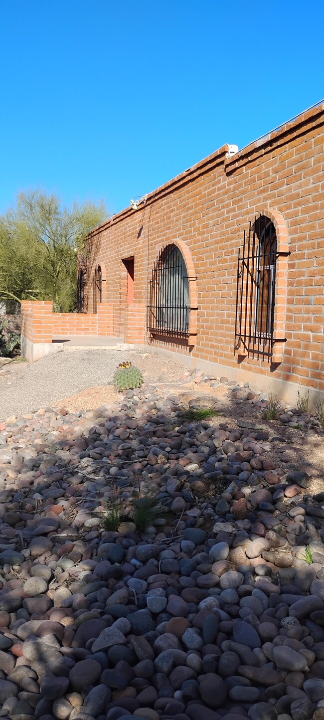 Building Photo - 3535 E Guthrie Mountain Pl