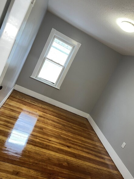 Building Photo - 171 Crapo St