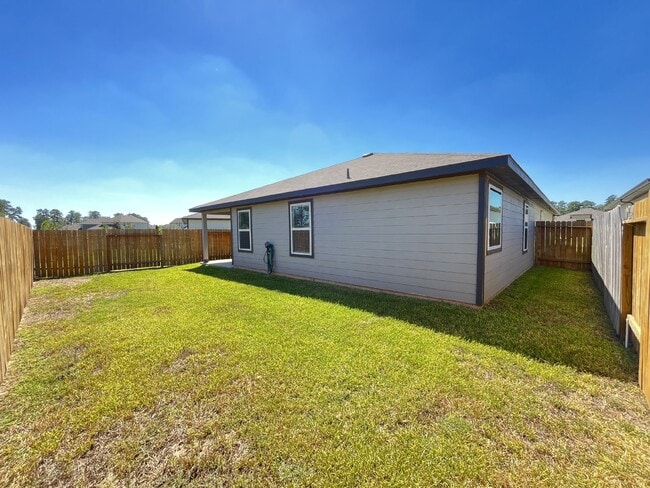 Building Photo - Modern 4-Bed Home with Office in Fosters Ridge Near The Woodlands | Open Layout & Resort-Style Am...