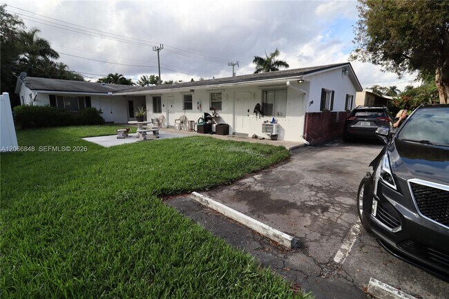 Building Photo - 1708 N 16th Ave