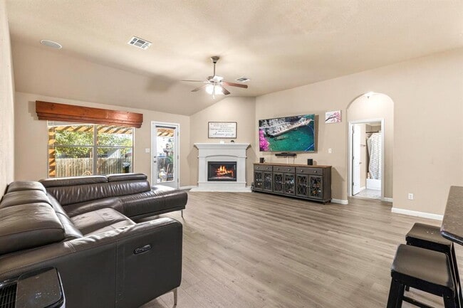 Building Photo - 20921 Windmill Ridge St