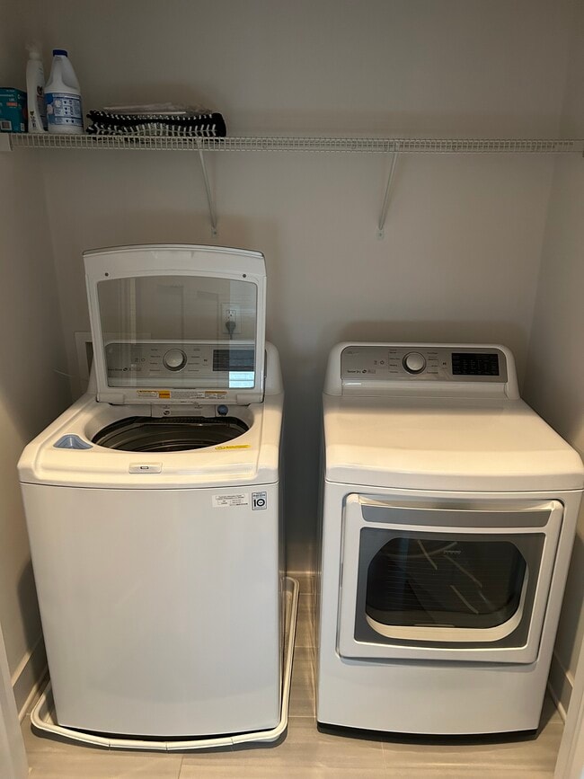 Building Photo - 606 Centerpoint Ln