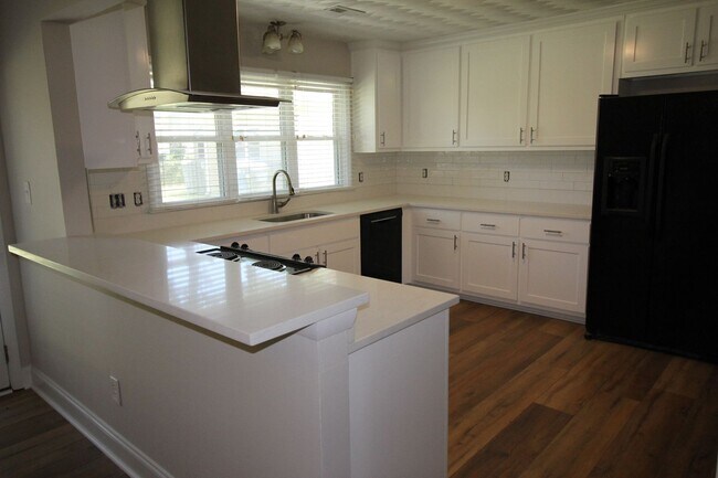 Building Photo - Beautiful Single Family Home in Great Neck Estates