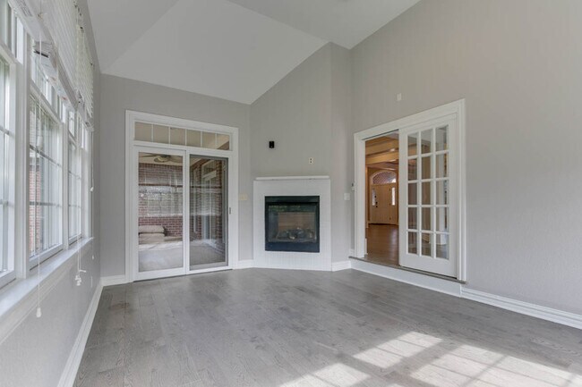 Building Photo - 5102 Waterford Pl