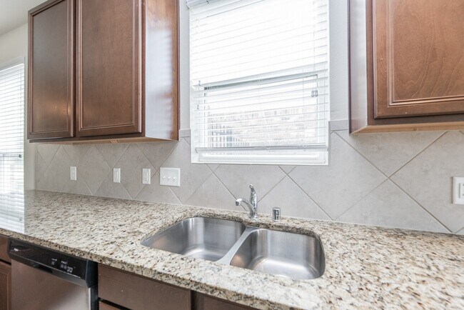 Building Photo - 24922 Scarlatti Cantata Dr
