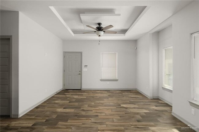 Building Photo - 10 Nightingale Ave