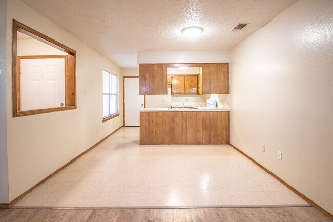 Building Photo - 15 Wagnon Dr