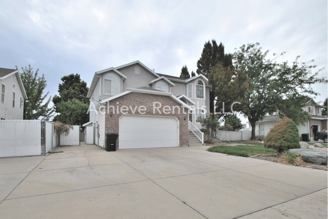 Building Photo - 587 N 1775 W