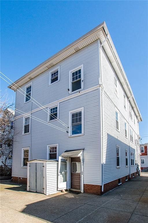 Building Photo - 117 Grove St