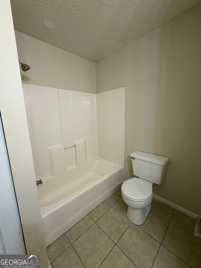 Building Photo - 414 Admiral's Walk Dr