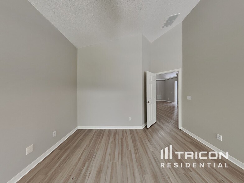 Building Photo - 2143 Kaylas Ct
