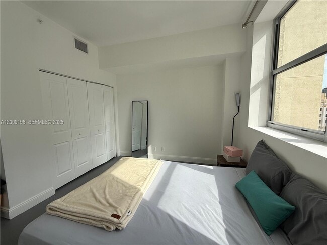 Building Photo - 111 E Flagler St