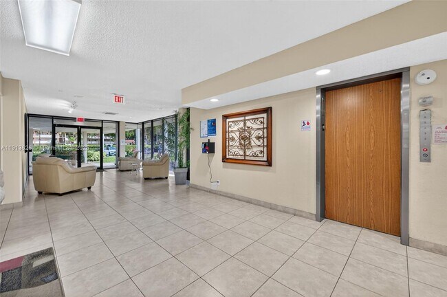 Building Photo - 8900 Washington St