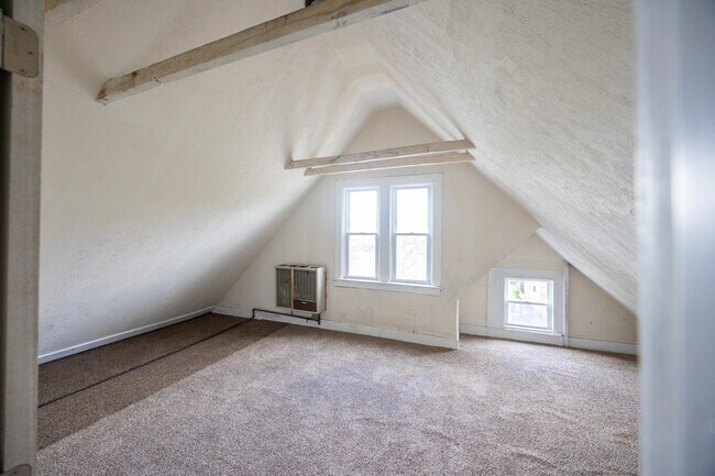 Building Photo - 2257 E 80th St