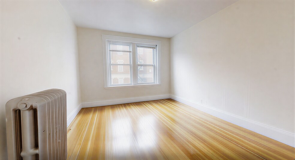 Building Photo - 15 Barrows St