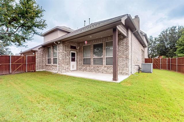 Building Photo - 16157 Meadow Spring Dr