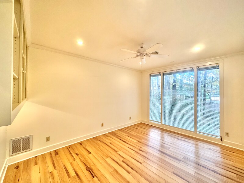 Building Photo - 1812 Seminole Rd