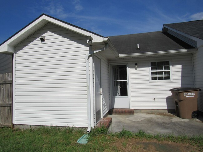 Primary Photo - Nice 2 Bedroom Townhome Close to Camp Leje...