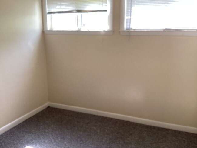 Building Photo - 7122-7124 W. Silver Spring Dr.