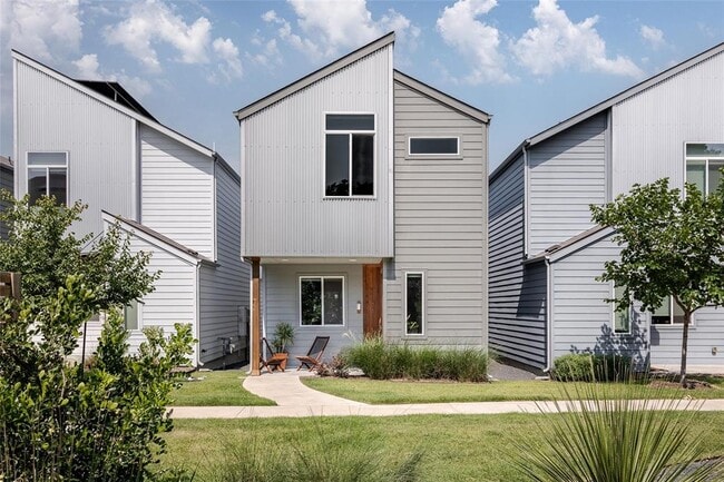 Primary Photo - 801 N Bluff Dr