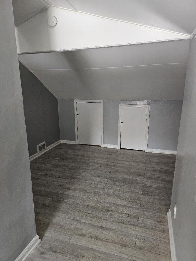 Building Photo - 16505 Stansbury Ave