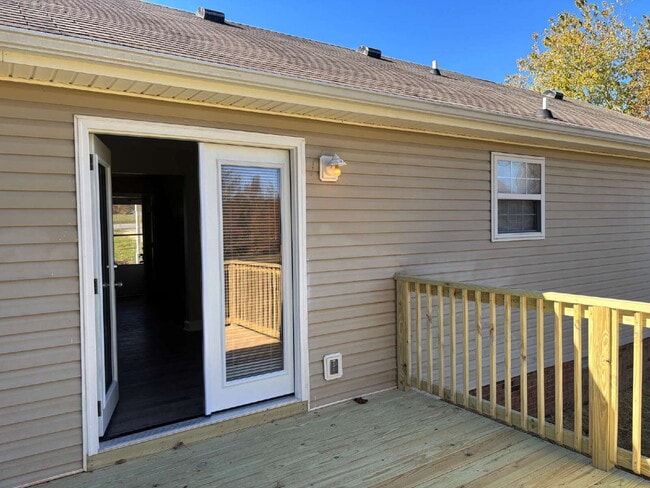 Building Photo - 3409 Dailey Rd