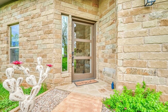 Building Photo - 302 Parallel Cir