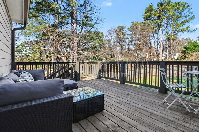 Building Photo - 1360 Smith St SE