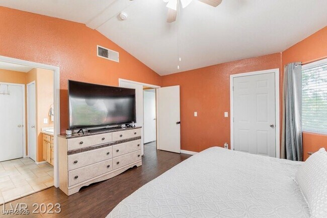 Building Photo - 1216 Olvera Way