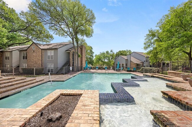 Building Photo - 3111 Parker Ln