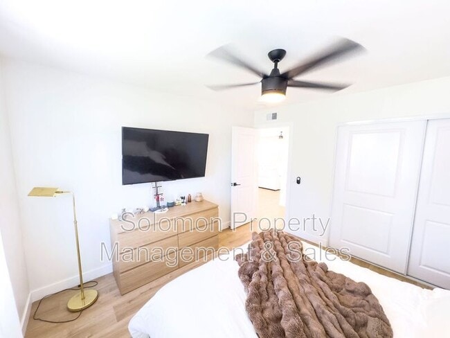 Building Photo - 3564 Thunder Dr