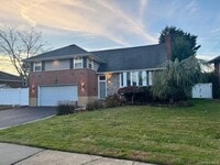 Building Photo - 58 Pickwick Dr E