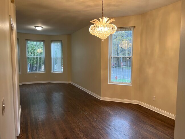 Building Photo - 1254 S Kildare Ave